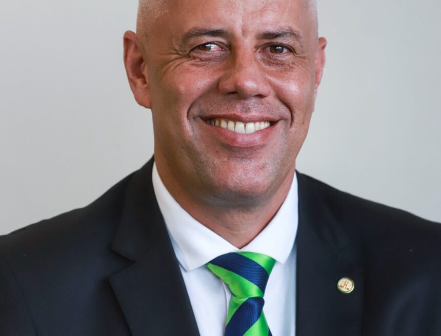 Evair de Melo e a força de quem cresce “de baixo” na disputa pelo Senado no Espírito Santo