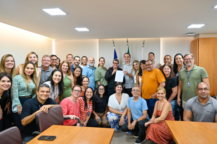 Assinatura do Contato para ampliação da oferta de próteses dentárias. Reforço na Saúde: Vitoria amplia oferta de consultas para próteses dentárias