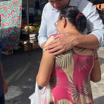 Pazolini é recebido com entusiasmo nas feiras de Alto Laje e Cariacica Sede