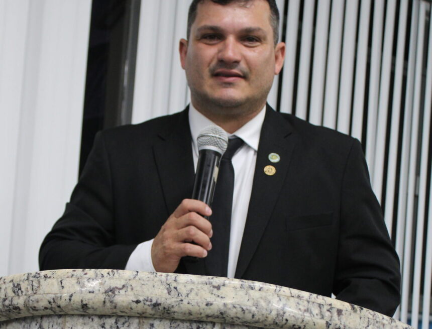 Cremasco Vereador cobra explicações sobre contrato de saneamento em Nova Venécia