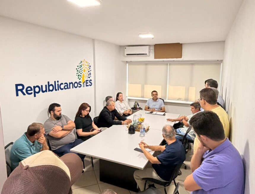 PHOTO-2026-04-27-11-00-47 Pazolini reuni lideranças da região do Caparaó.