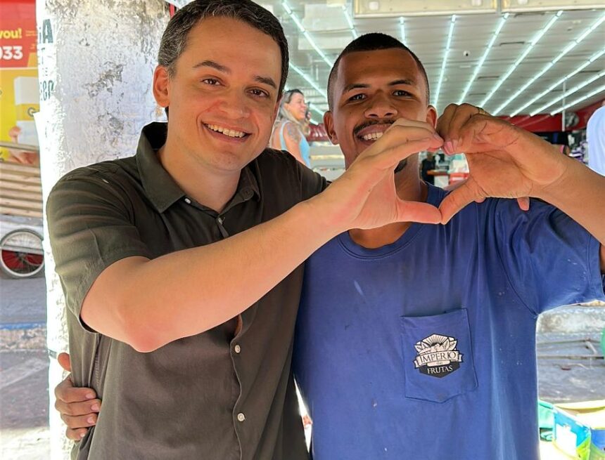Lorenzo Pazolini visita feira de Campo Grande e recebe manifestações de apoio e sugestões da população