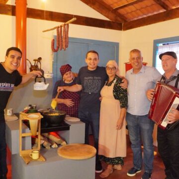 PHOTO-2026-05-30-12-00-39 Lorenzo Pazolini visita Feira dos Municípios e destaca valorização da cultura e das potencialidades capixabas