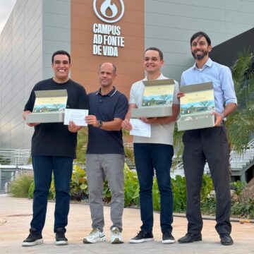 Pazolini visita pastor Delano e conhece a nova sede do templo da Igreja Fonte de Vida