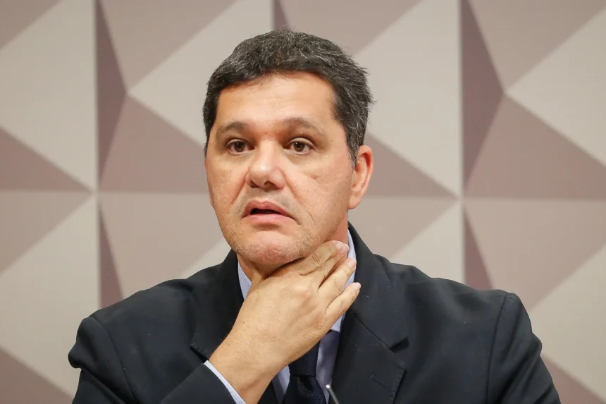 Reportagem da Veja revela ligação empresarial de Ricardo Ferraço com empresa que financiou a Apex